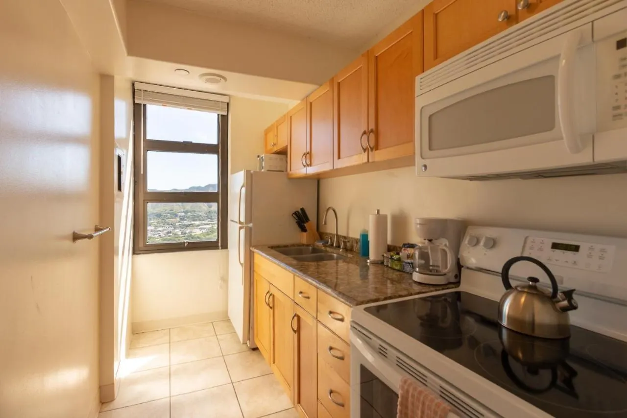 Waikiki Banyan Ocean View Condos 檀香山